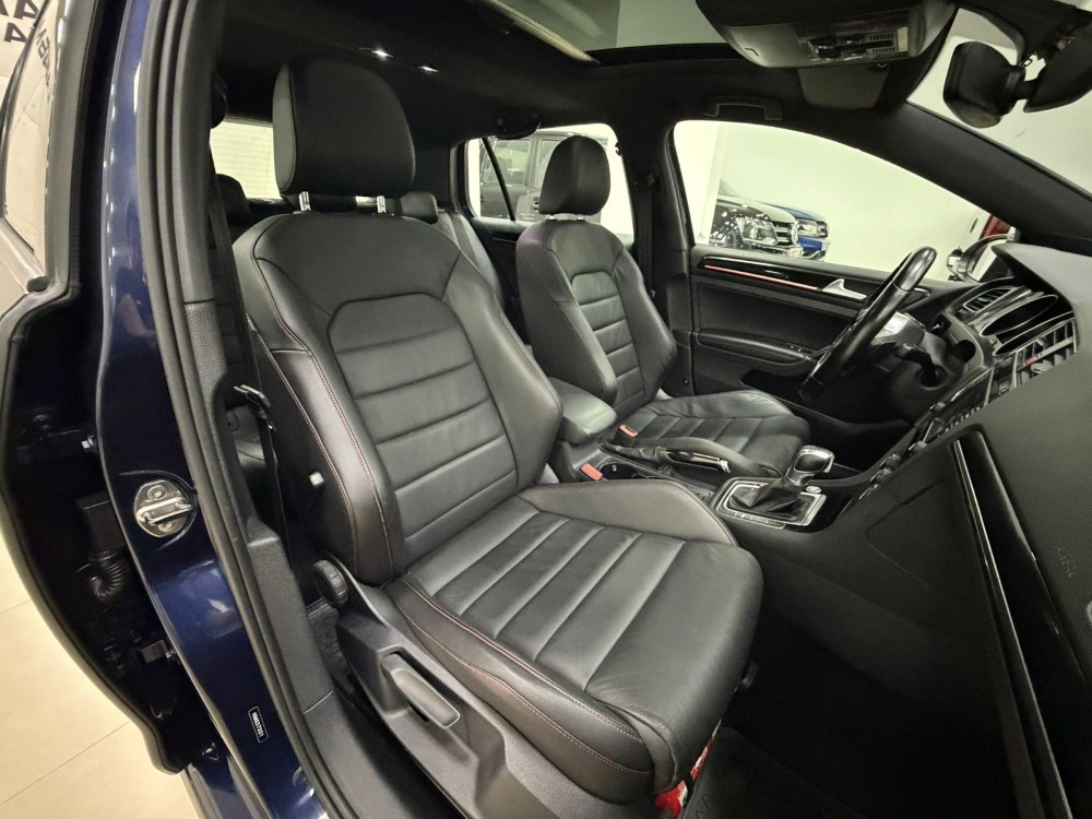 Volkswagen Golf GTI — foto 13